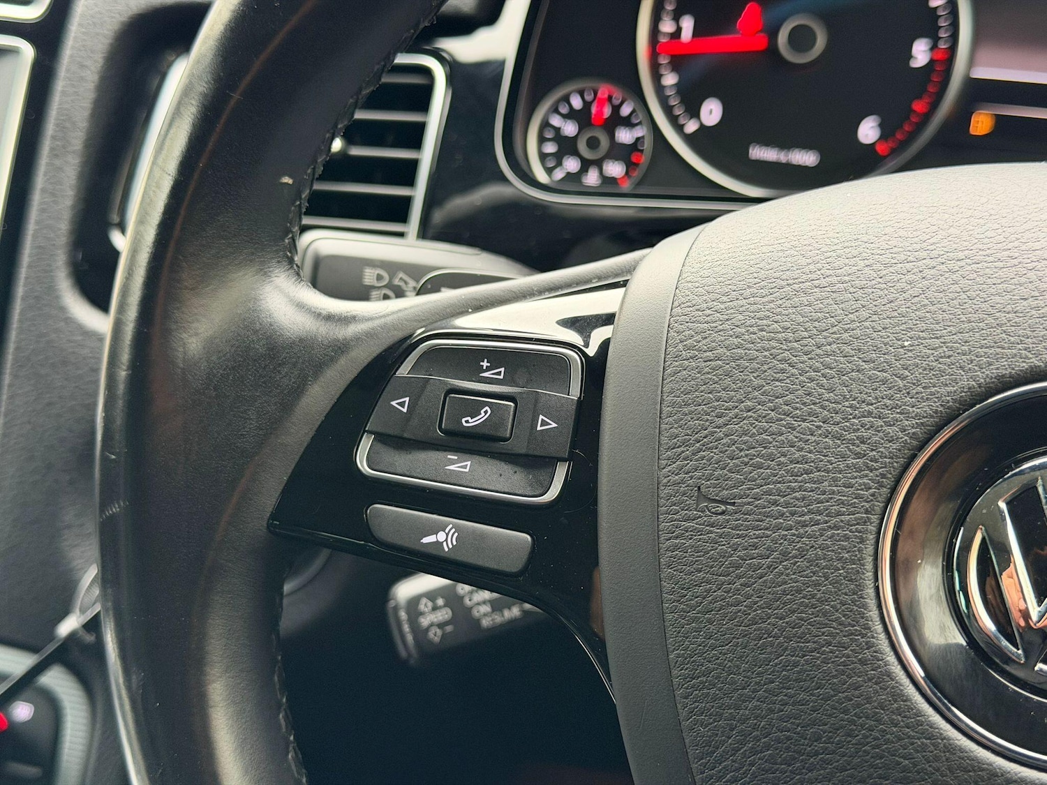 Used Volkswagen Touareg 2016 for sale - 77439696: Photo 30