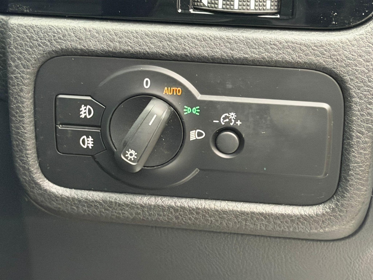 Used Volkswagen Touareg 2016 for sale - 77439696: Photo 34