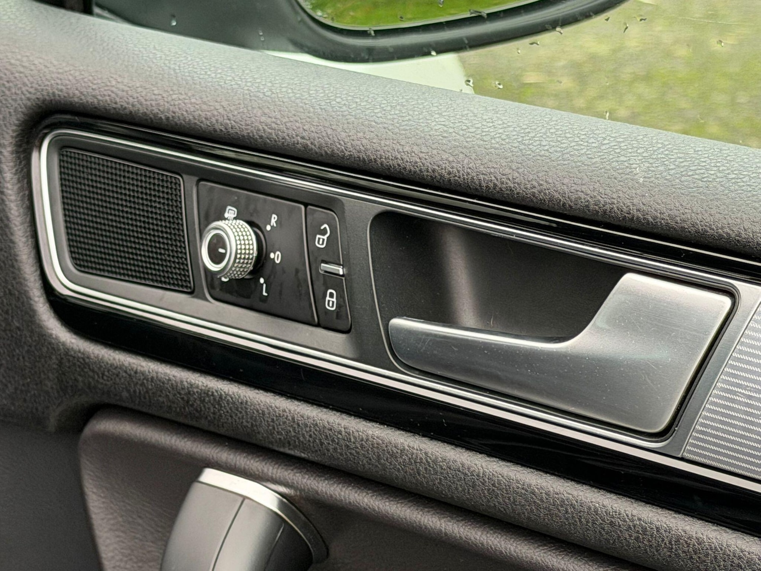 Used Volkswagen Touareg 2016 for sale - 77439696: Photo 36