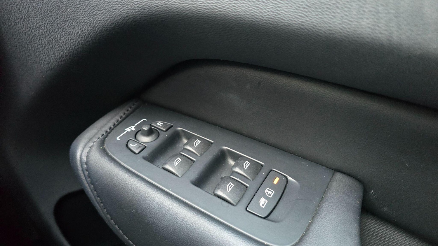 Used Volvo XC60 2023 for sale - 77396298: Photo 15