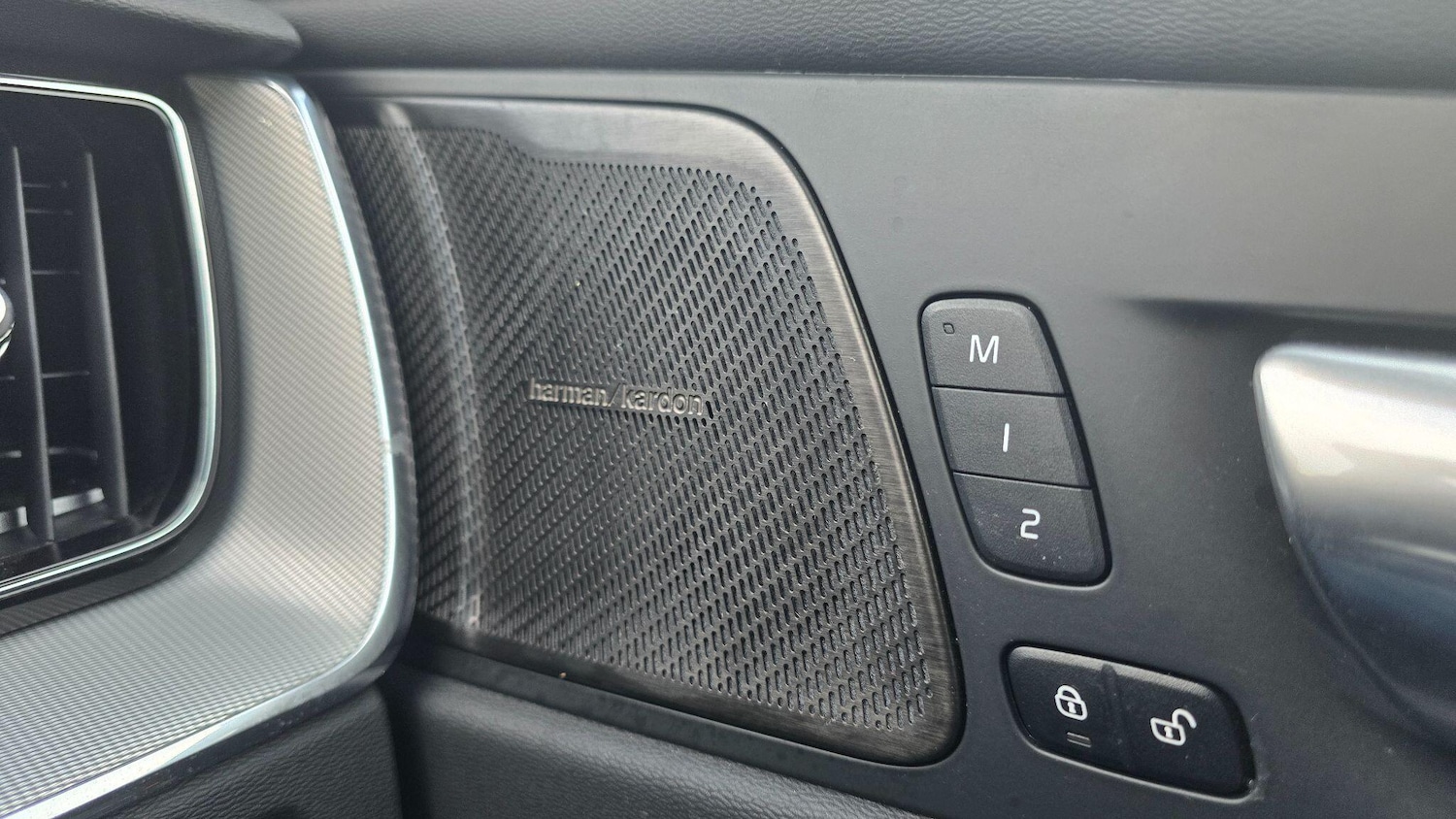 Used Volvo XC60 2023 for sale - 77396298: Photo 16