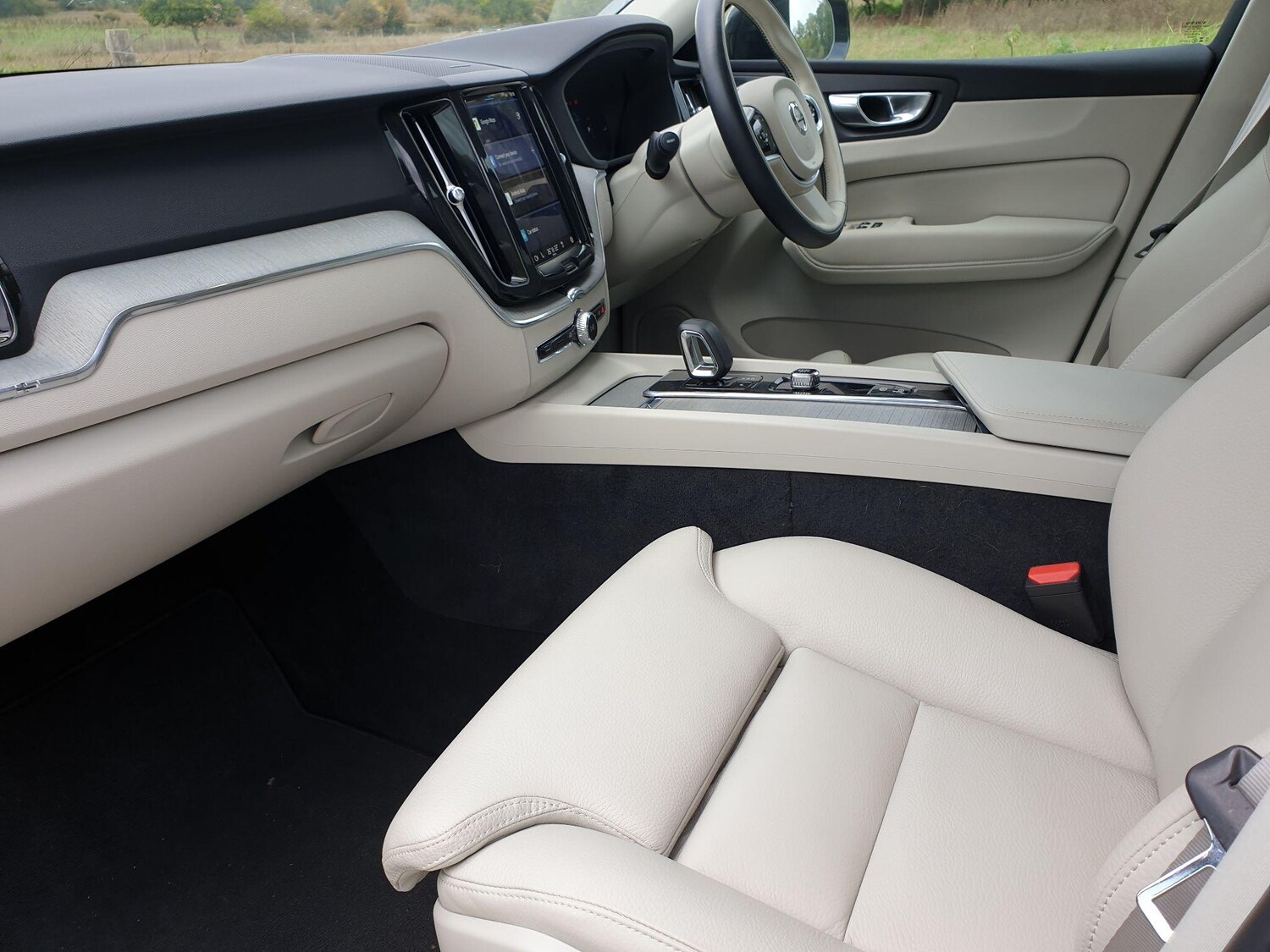 Used Volvo XC60 2024 for sale - 76425439: Photo 25