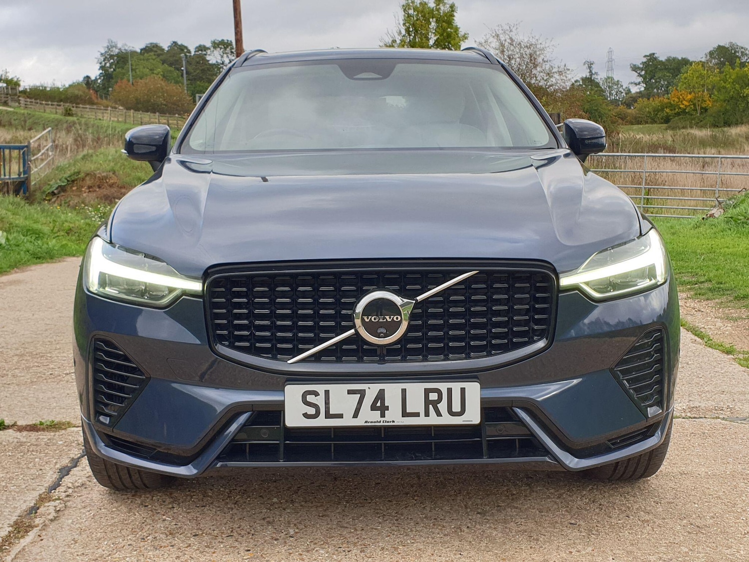 Used Volvo XC60 2024 for sale - 76425439: Photo 3