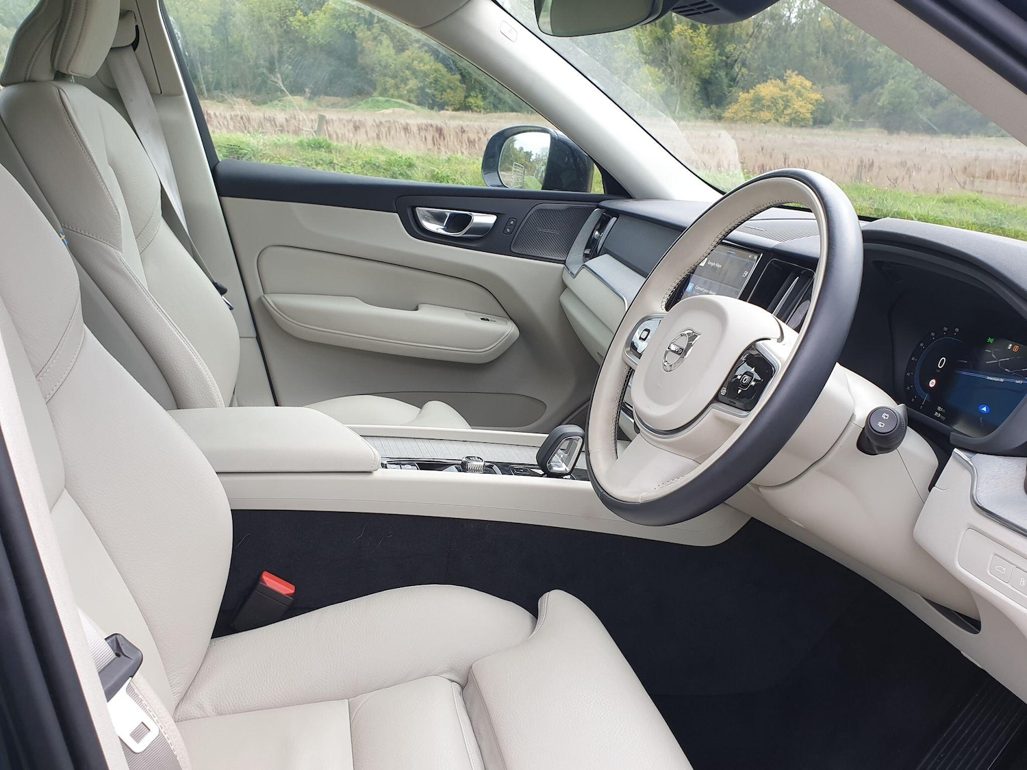 Used Volvo XC60 2024 for sale - 76425439: Photo 4