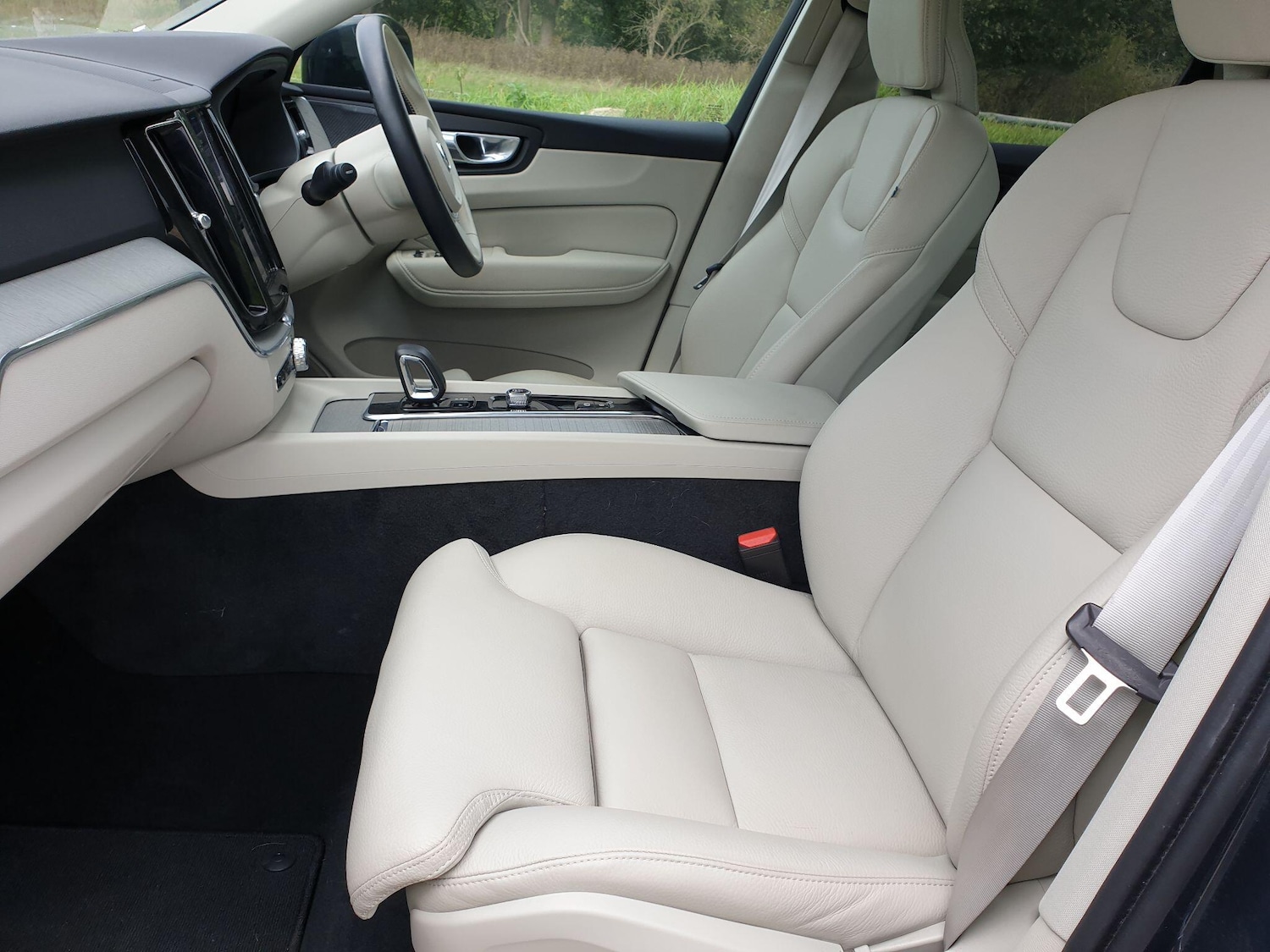 Used Volvo XC60 2024 for sale - 76425439: Photo 6