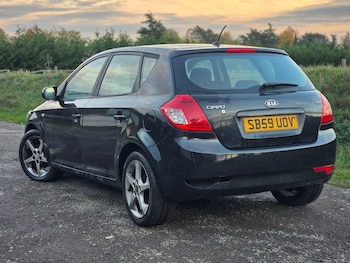 Used Kia Ceed 2010 for sale - 76499991: Photo