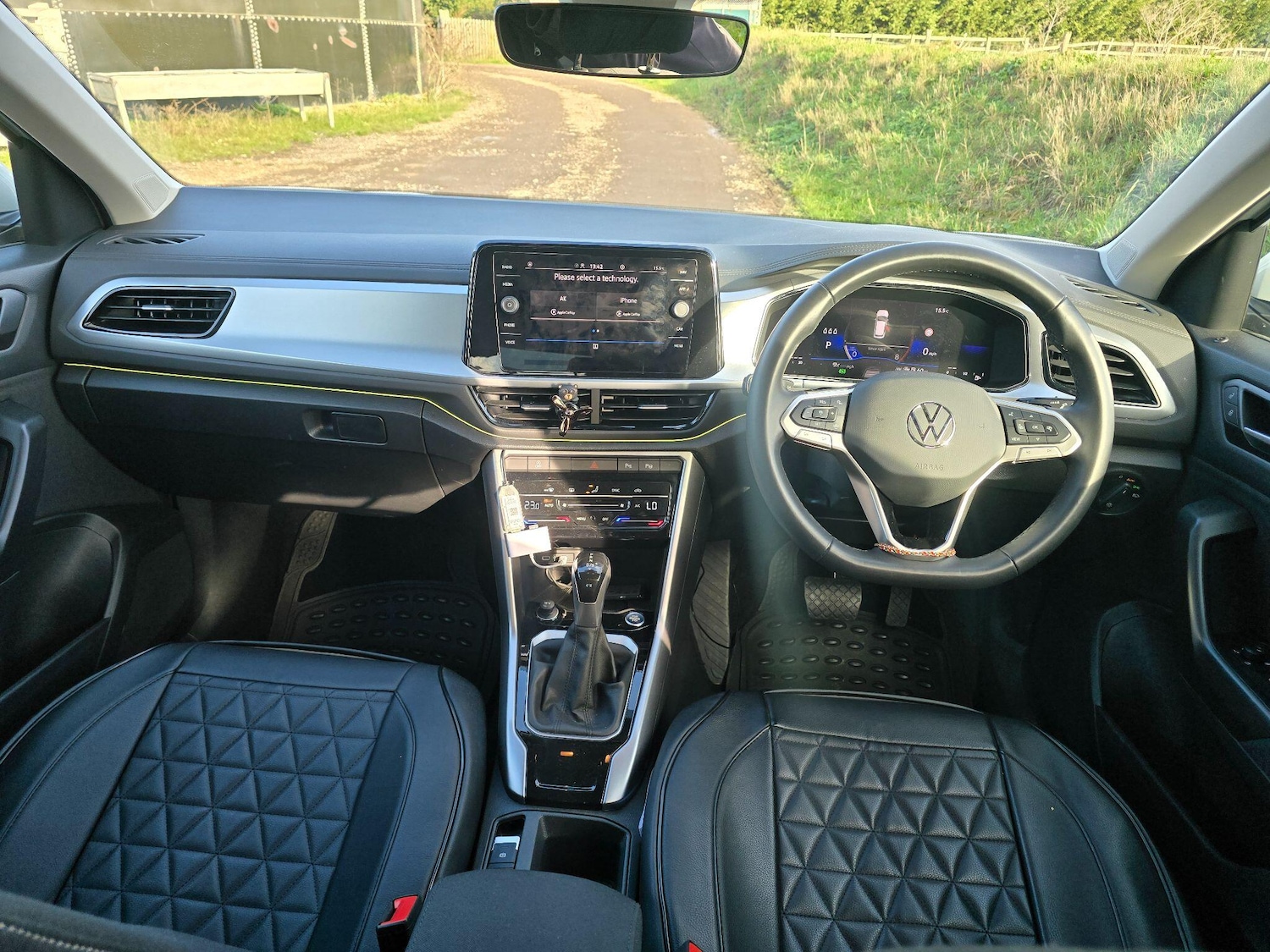 Used Volkswagen T-Roc 2024 for sale - 77098179: Photo 6