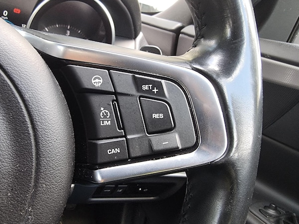 Used Jaguar XE 2017 for sale - 76031816: Photo 13