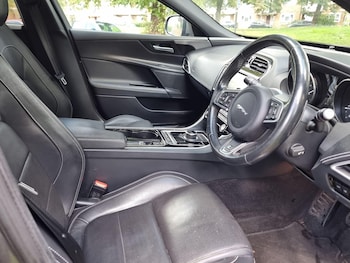Used Jaguar XE 2017 for sale - 76031816: Photo 4