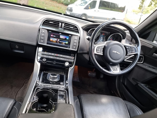 Used Jaguar XE 2017 for sale - 76031816: Photo 5