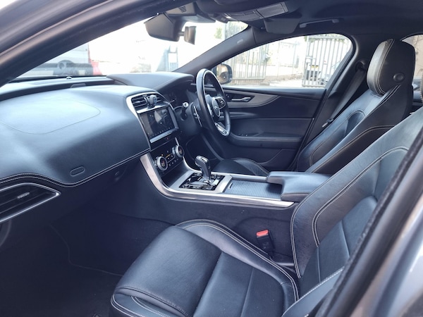 Used Jaguar XE 2019 for sale - 75233056: Photo 6
