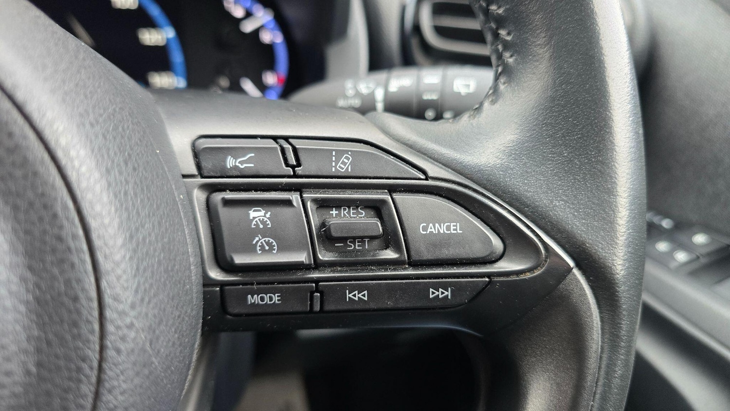 Used Toyota Yaris Cross 2022 for sale - 77330504: Photo 14