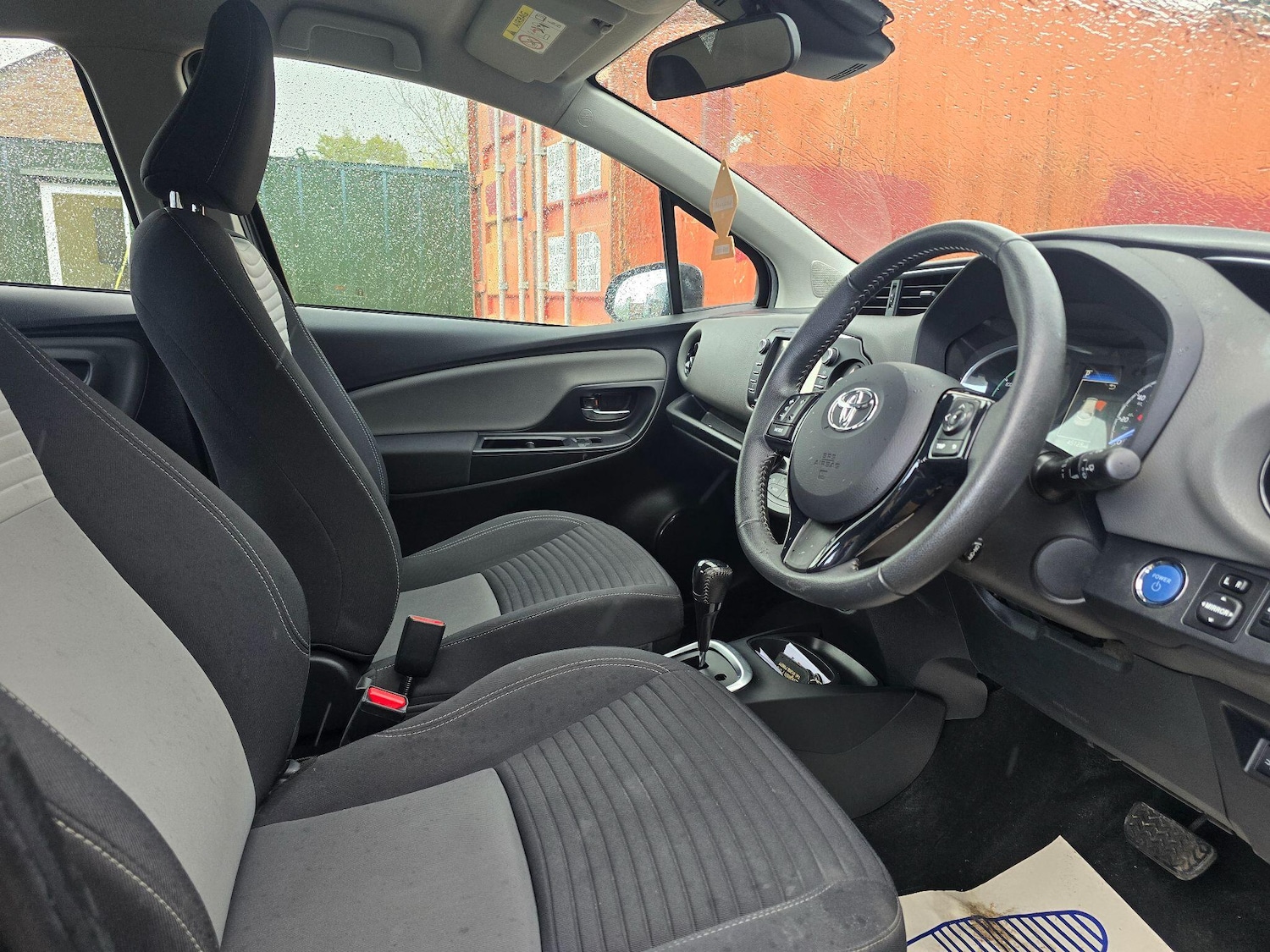 Used Toyota Yaris 2018 for sale - 76472496: Photo 6