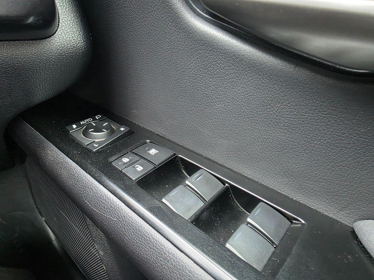 Used Lexus UX 2023 for sale - 77908559: Photo 17