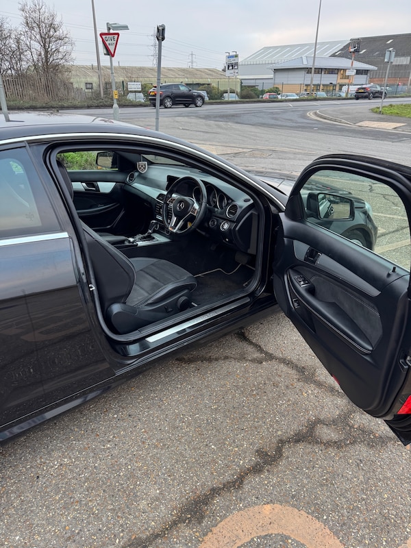 Used Mercedes-Benz C-Class 2014 for sale - 73469691: Photo 9