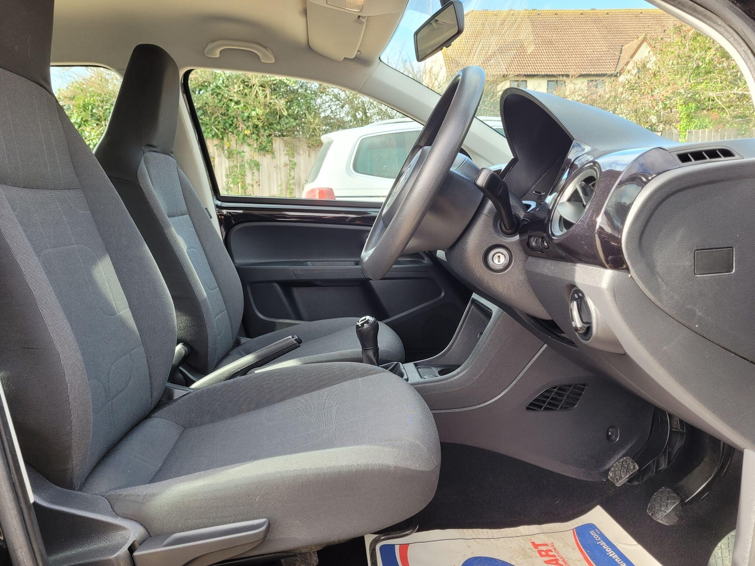 Used Volkswagen up! 2014 for sale - 77637639: Photo 25