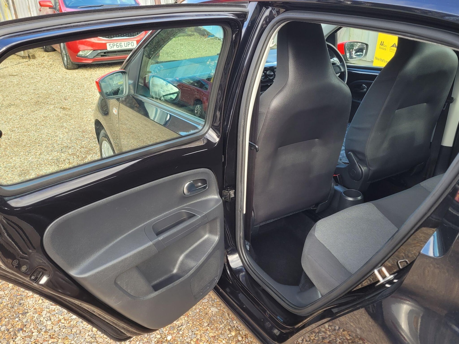 Used Volkswagen up! 2014 for sale - 77637639: Photo 35