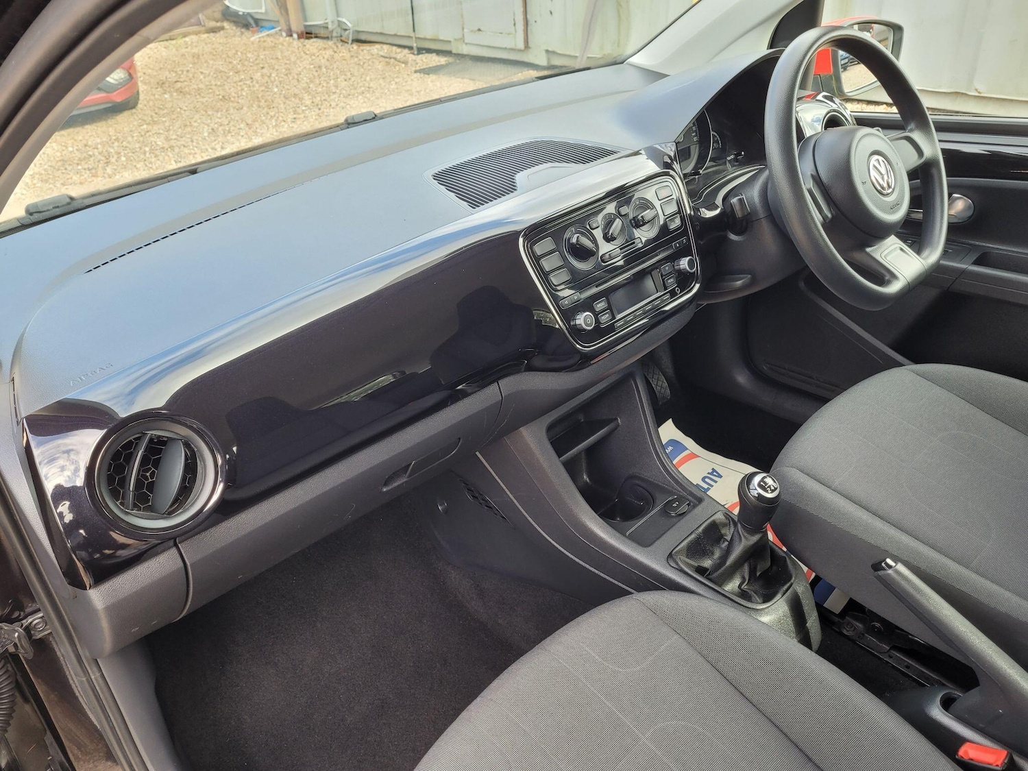 Used Volkswagen up! 2014 for sale - 77637639: Photo 42