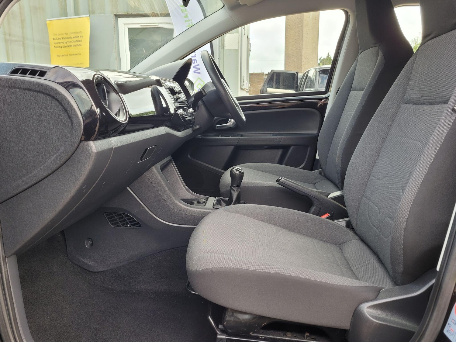 Used Volkswagen up! 2014 for sale - 77637639: Photo 45