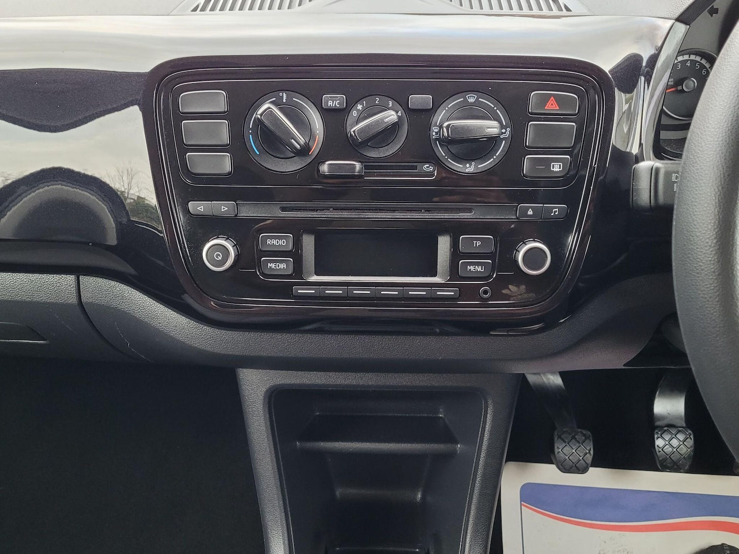 Used Volkswagen up! 2014 for sale - 77637639: Photo 49