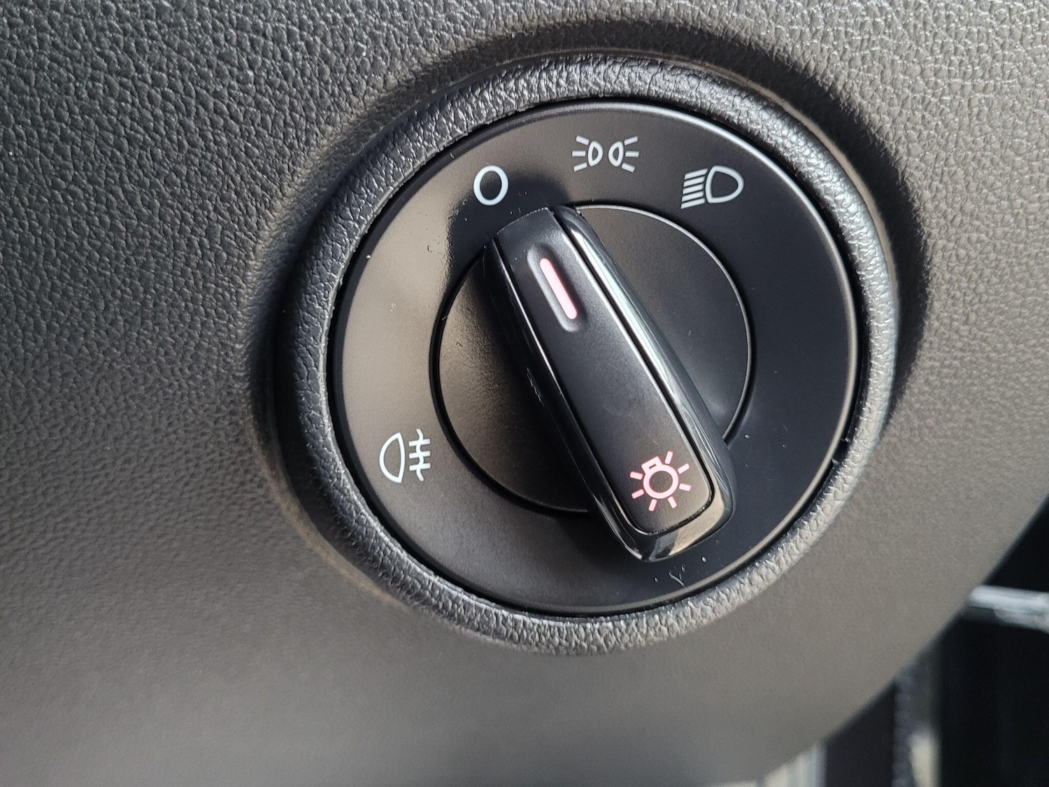 Used Volkswagen up! 2014 for sale - 77637639: Photo 55