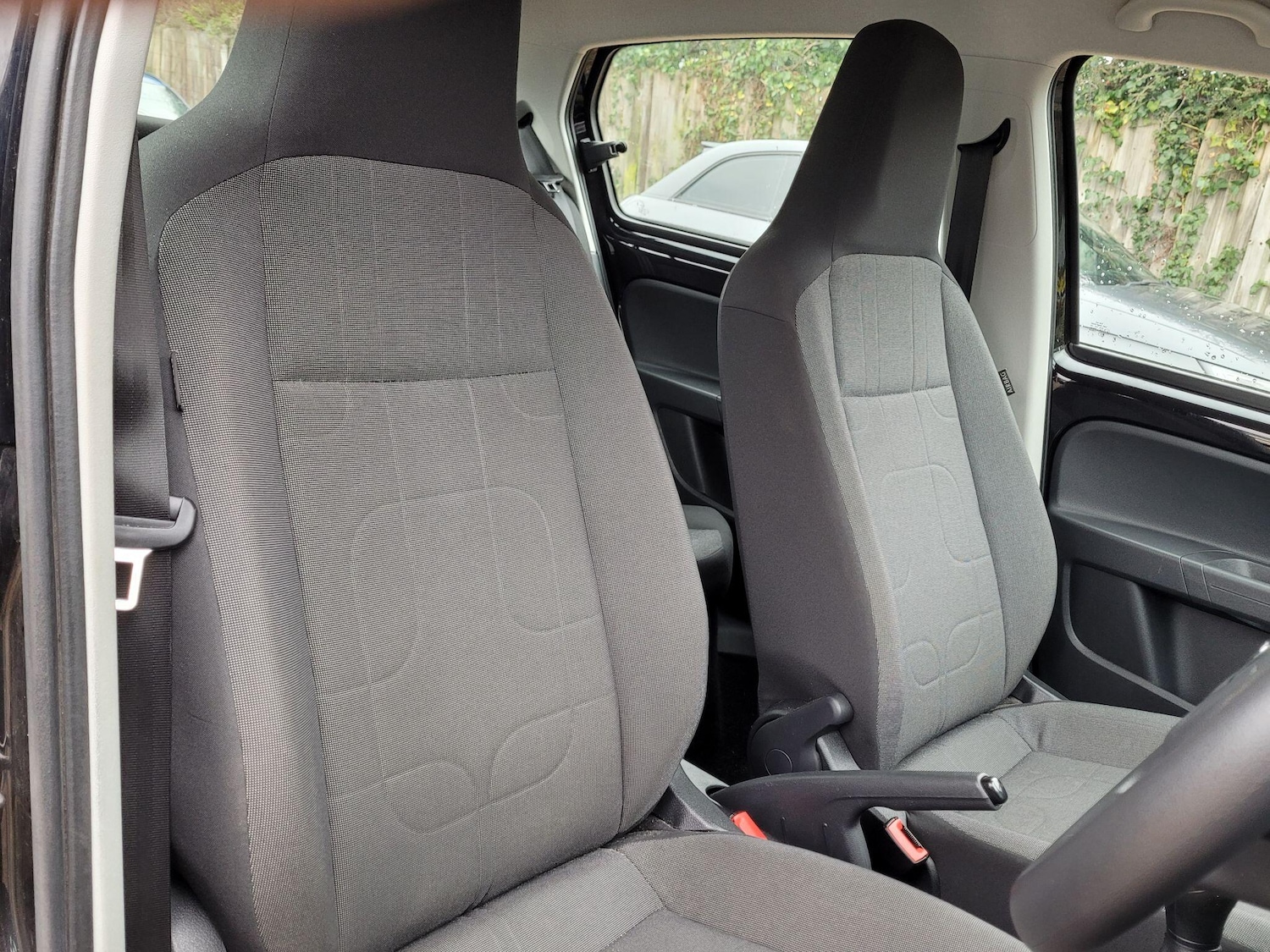 Used Volkswagen up! 2014 for sale - 77637639: Photo 8