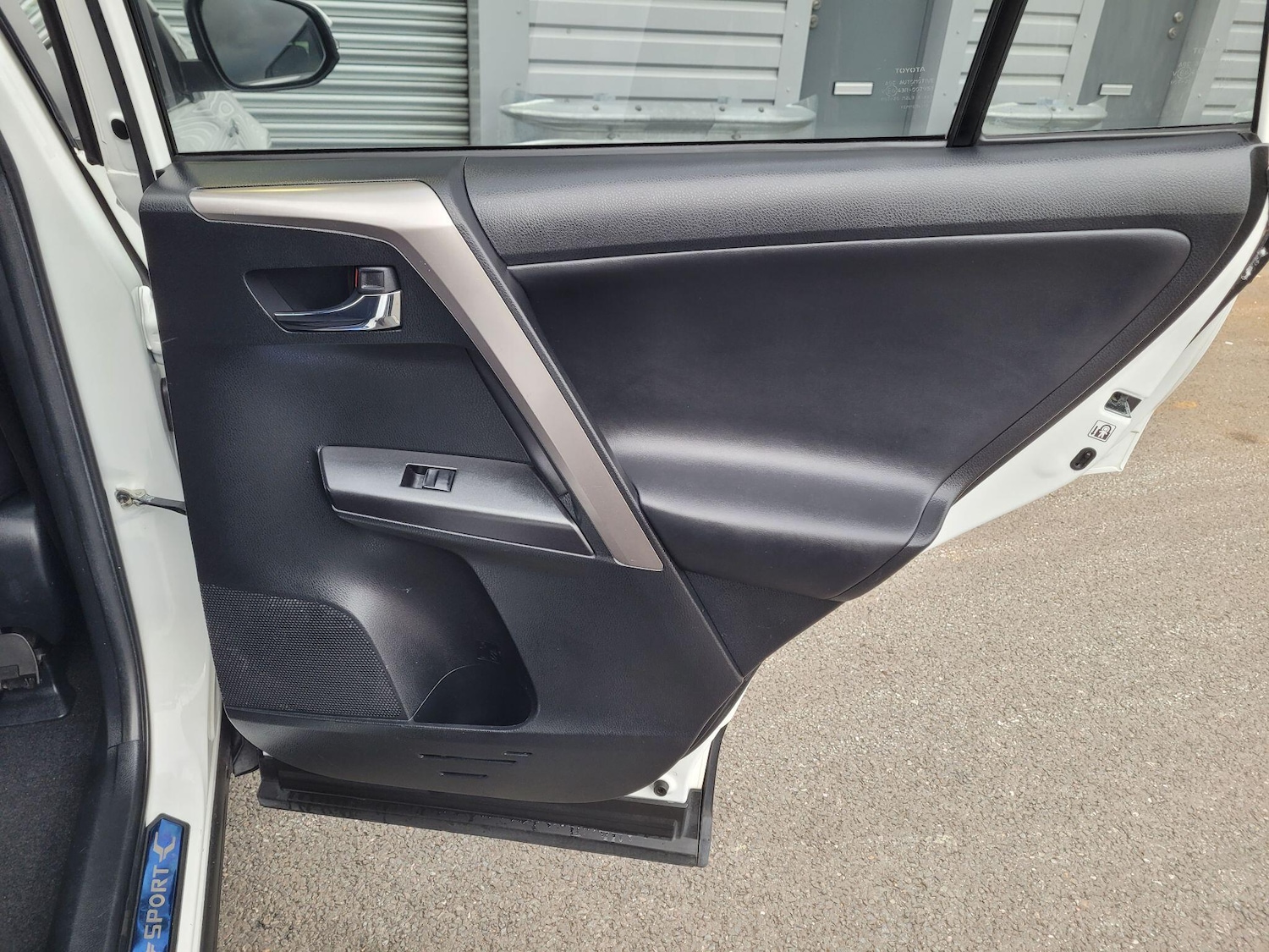 Used Toyota RAV4 2016 for sale - 76765820: Photo 29