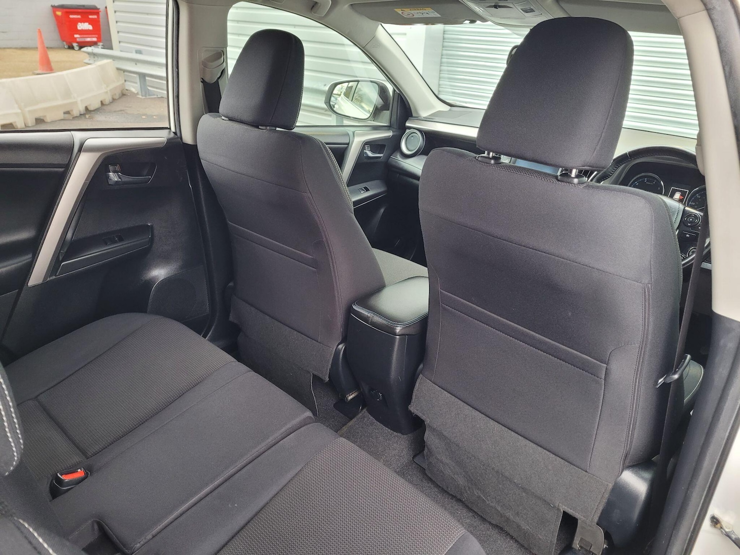 Used Toyota RAV4 2016 for sale - 76765820: Photo 30