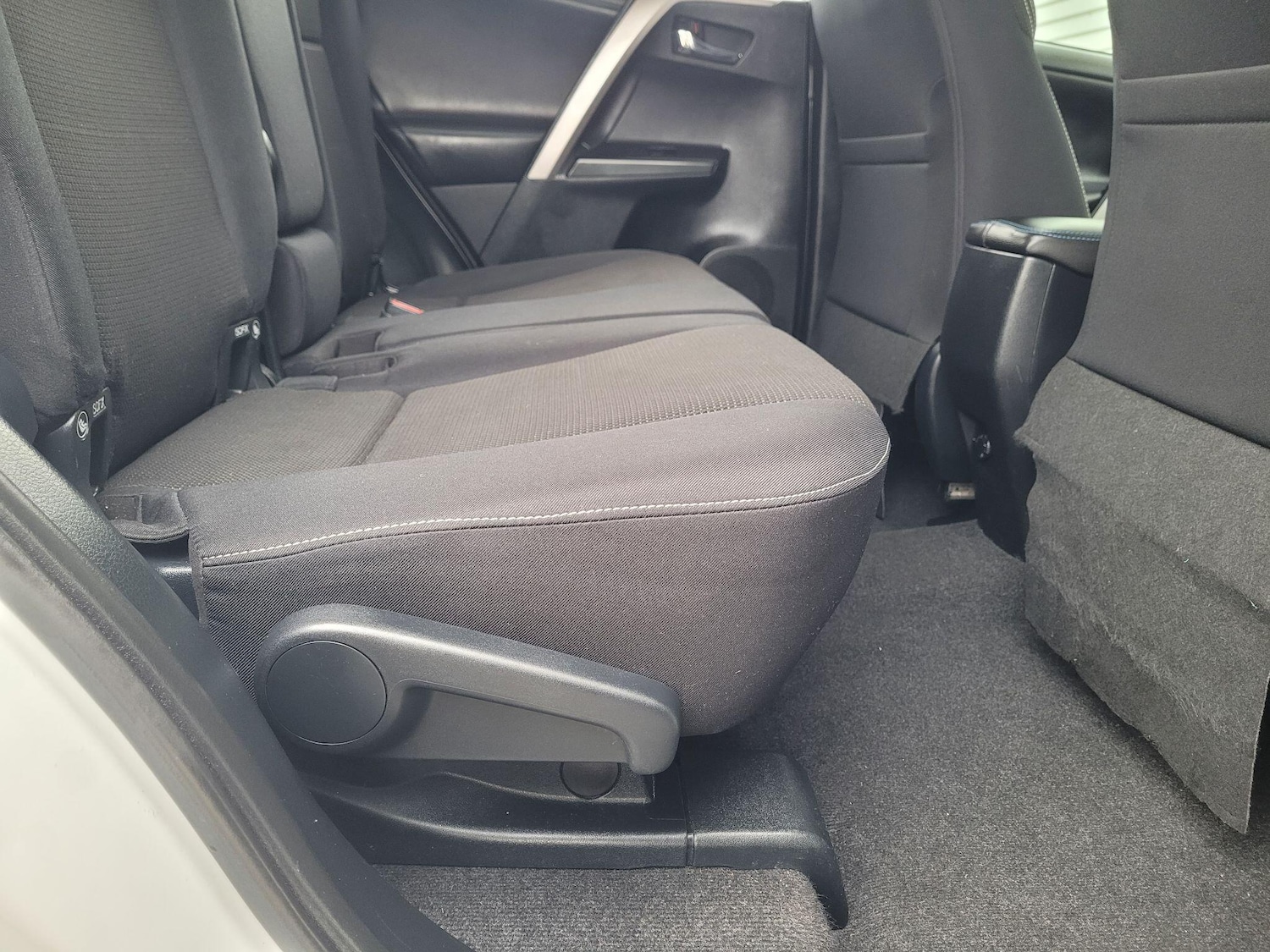 Used Toyota RAV4 2016 for sale - 76765820: Photo 35