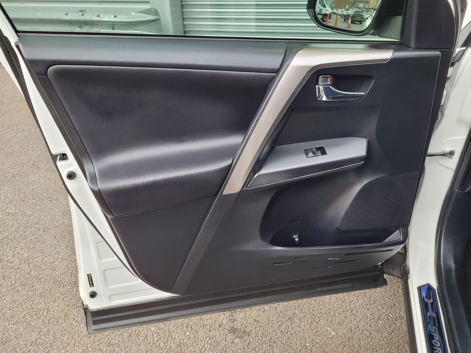 Used Toyota RAV4 2016 for sale - 76765820: Photo 41