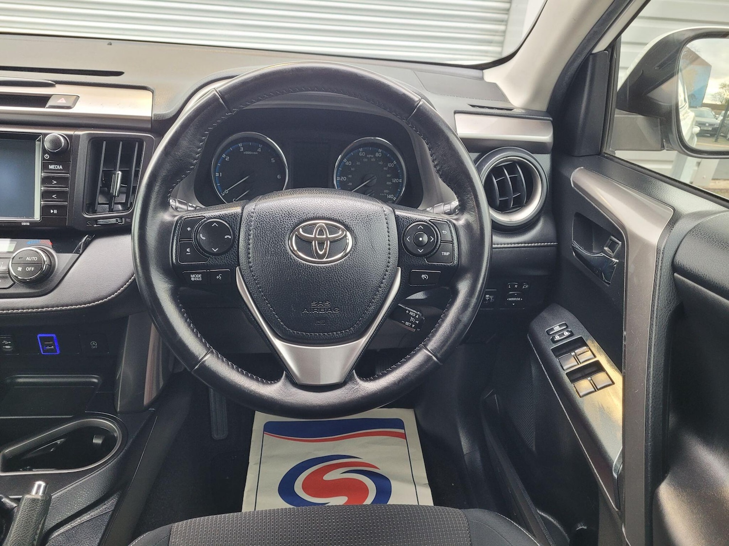 Used Toyota RAV4 2016 for sale - 76765820: Photo 43