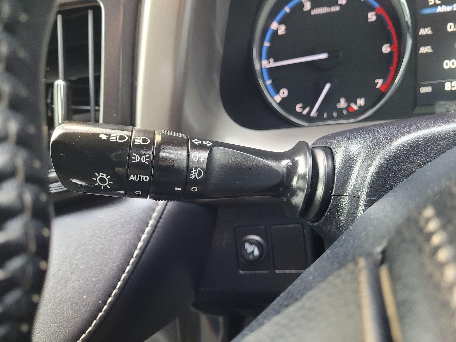 Used Toyota RAV4 2016 for sale - 76765820: Photo 54