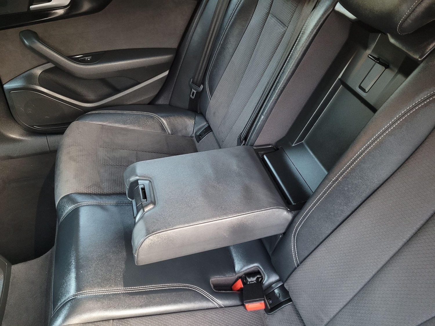 Used Audi A4 Avant 2018 for sale - 77585749: Photo 45