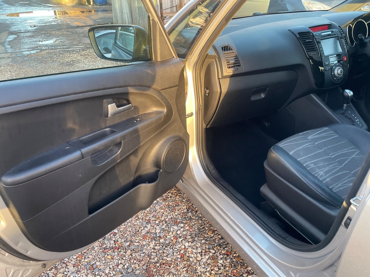 Used Kia Venga 2014 for sale - 76984708: Photo 12