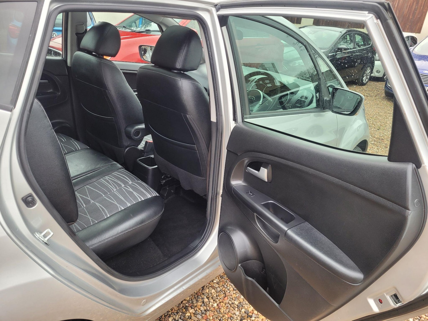 Used Kia Venga 2014 for sale - 76984708: Photo 27