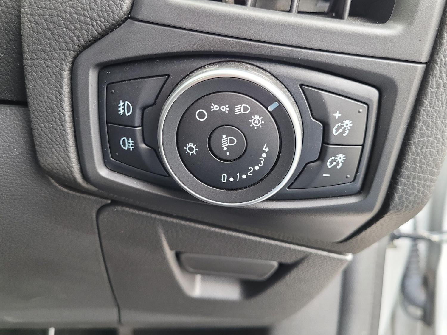 Used Ford Focus 2017 for sale - 76398803: Photo 12