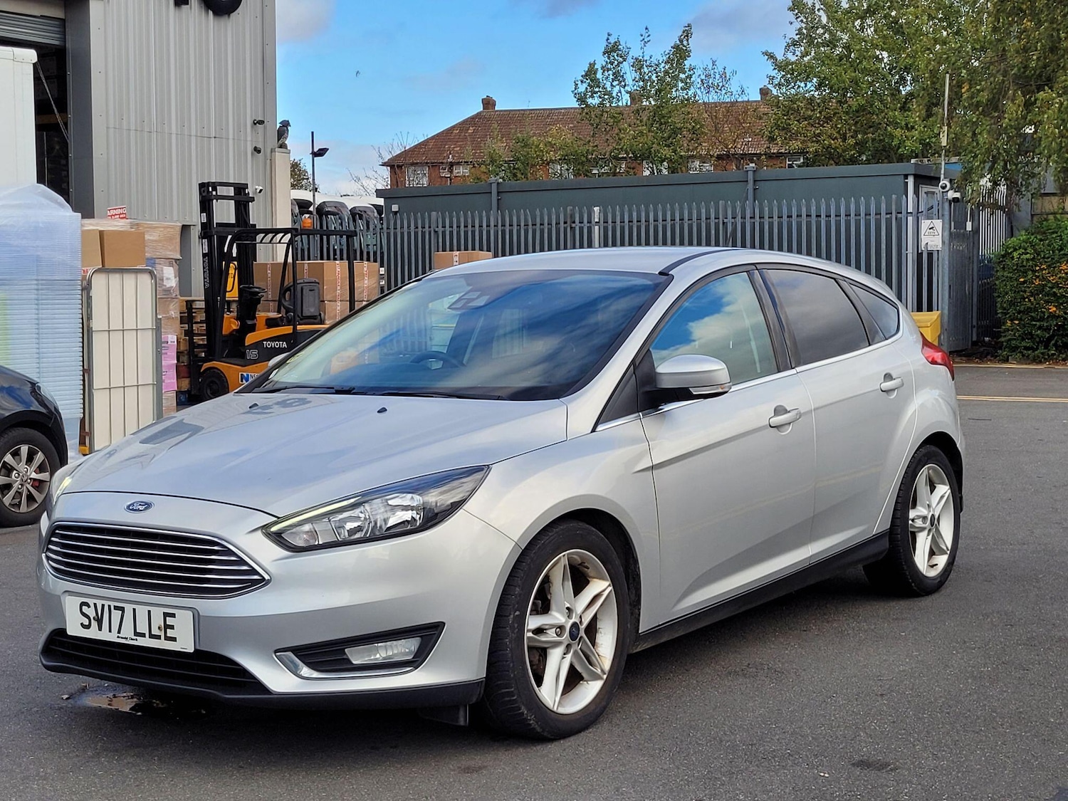 Used Ford Focus 2017 for sale - 76398803: Photo 3