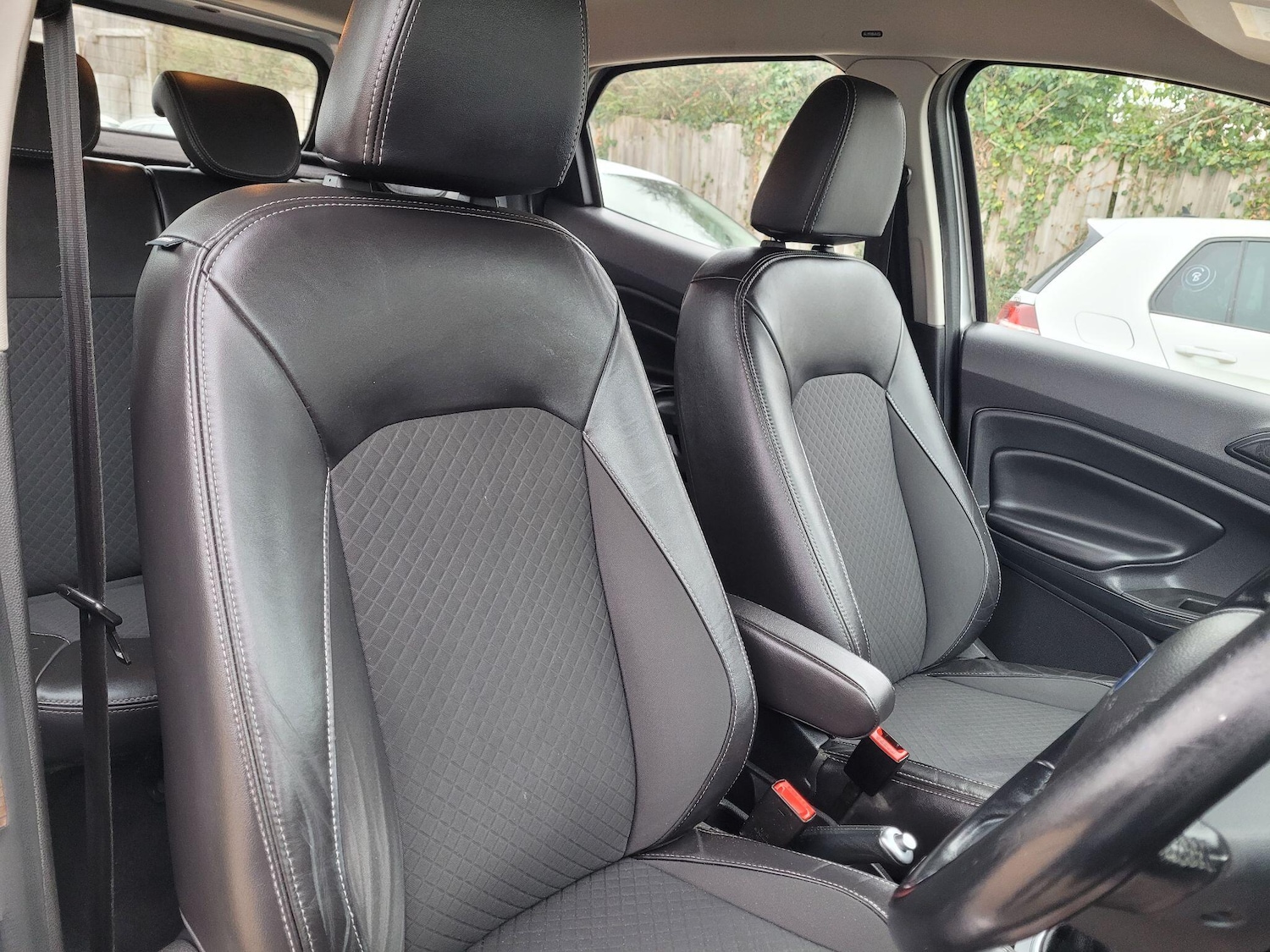 Used Ford Ecosport 2016 for sale - 76984710: Photo 21