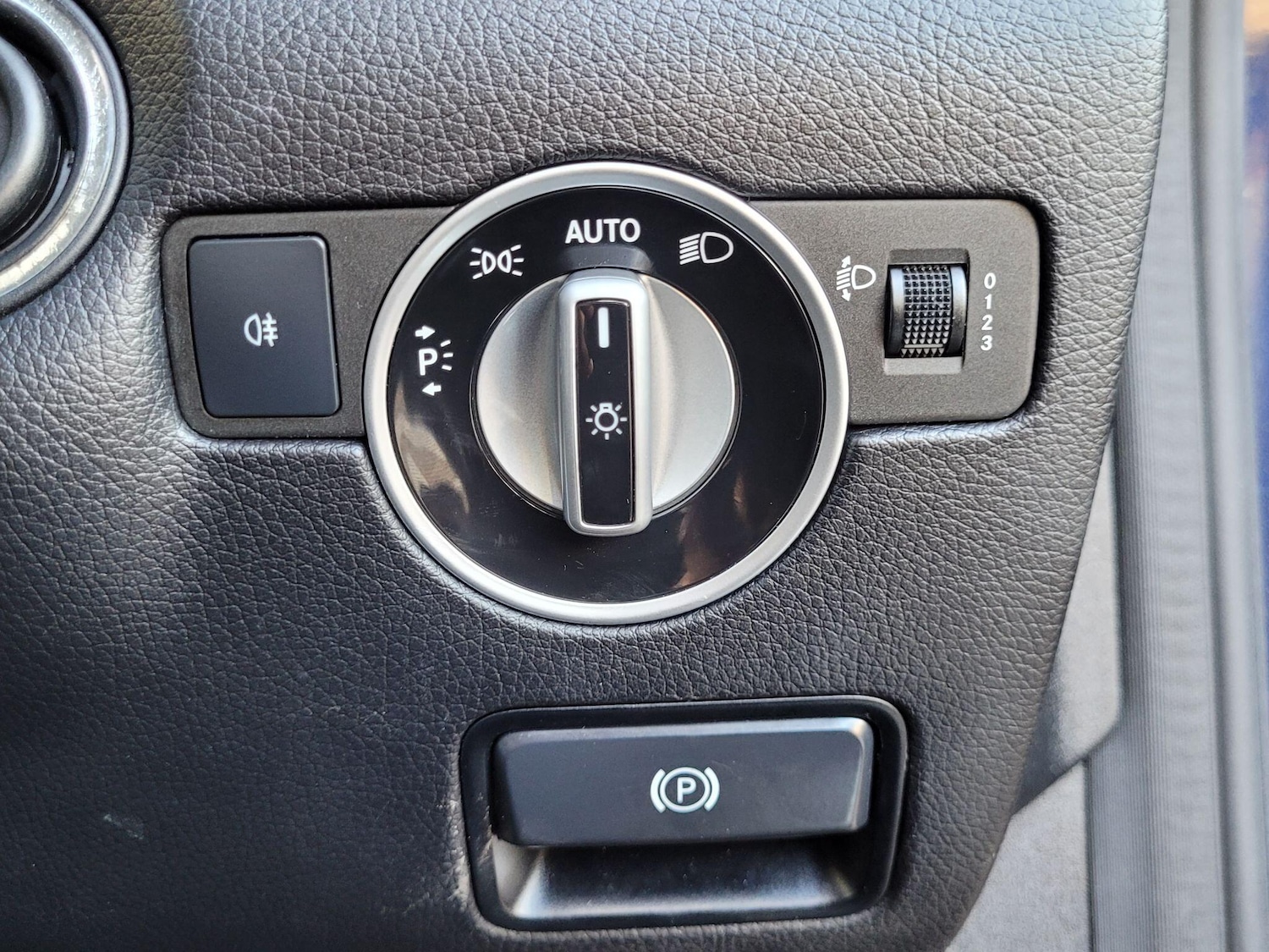 Used Mercedes-Benz SLK 2013 for sale - 76984706: Photo 31