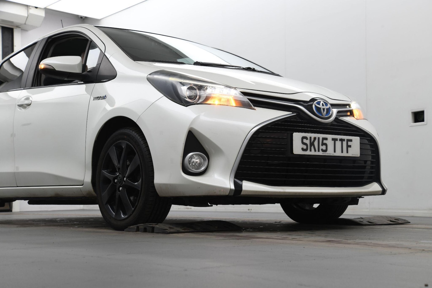 Used Toyota Yaris for sale - 77684191: Photo 2