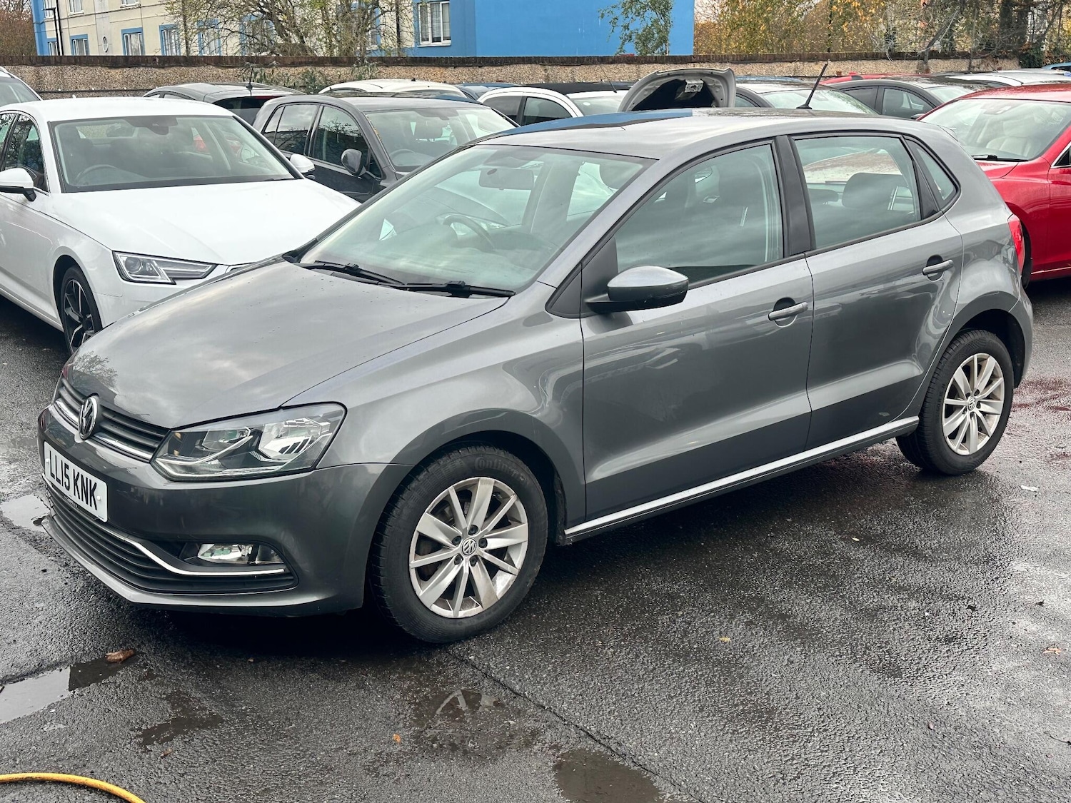 Used Volkswagen Polo 2015 for sale - 76550446: Photo 2