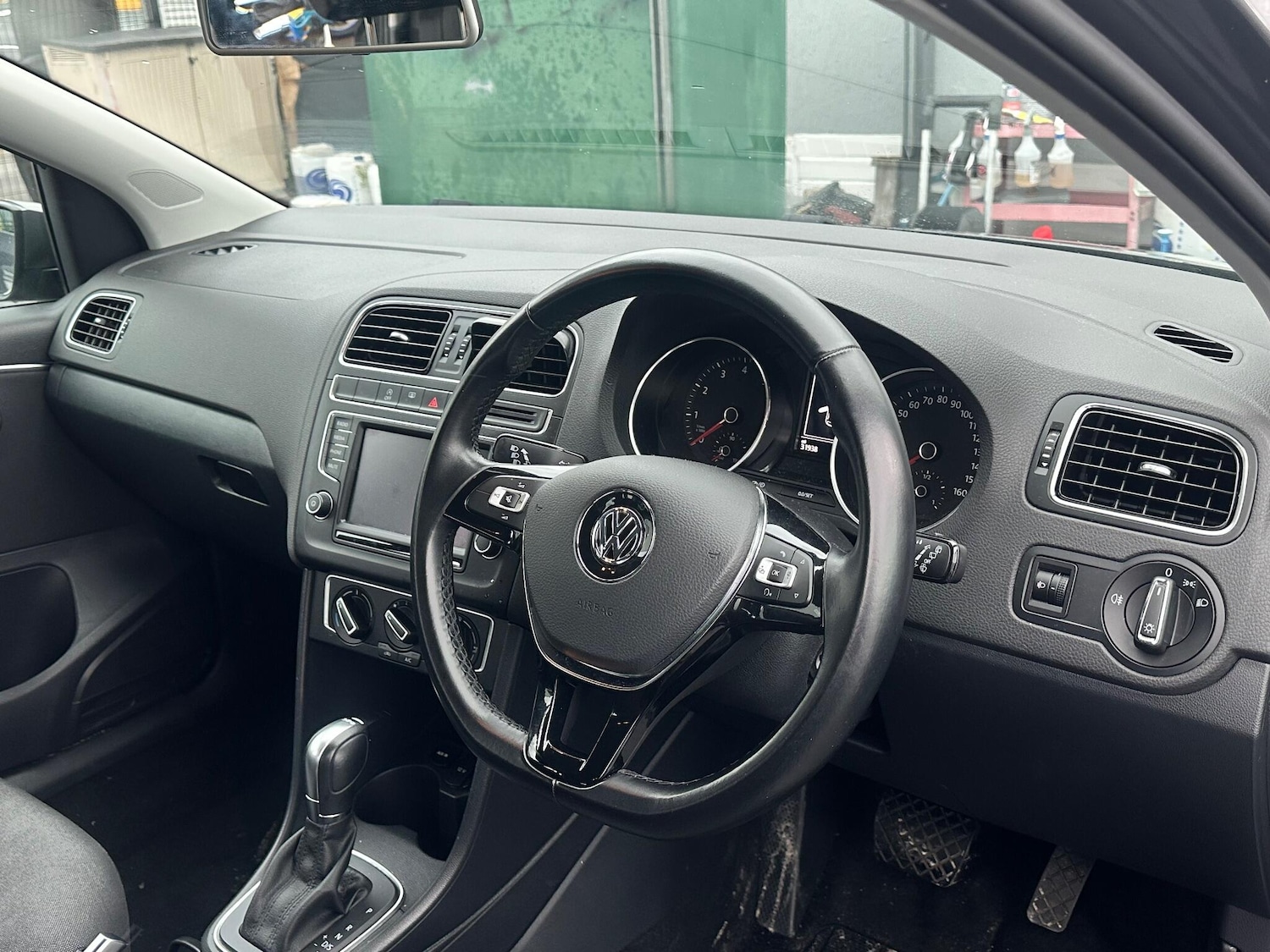 Used Volkswagen Polo 2015 for sale - 76550446: Photo 7