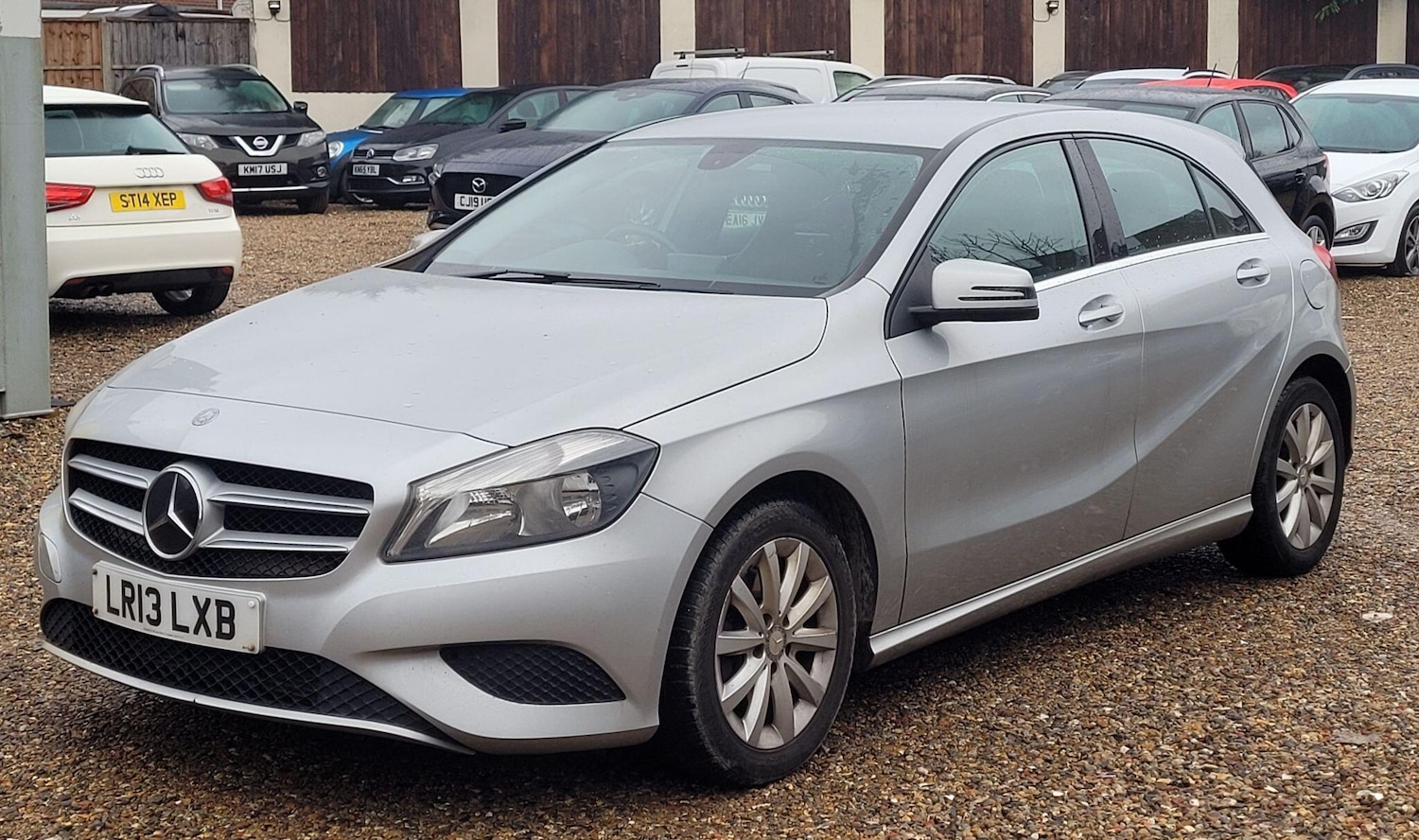 Used Mercedes-Benz A-Class 2013 for sale - 77611520: Photo 2