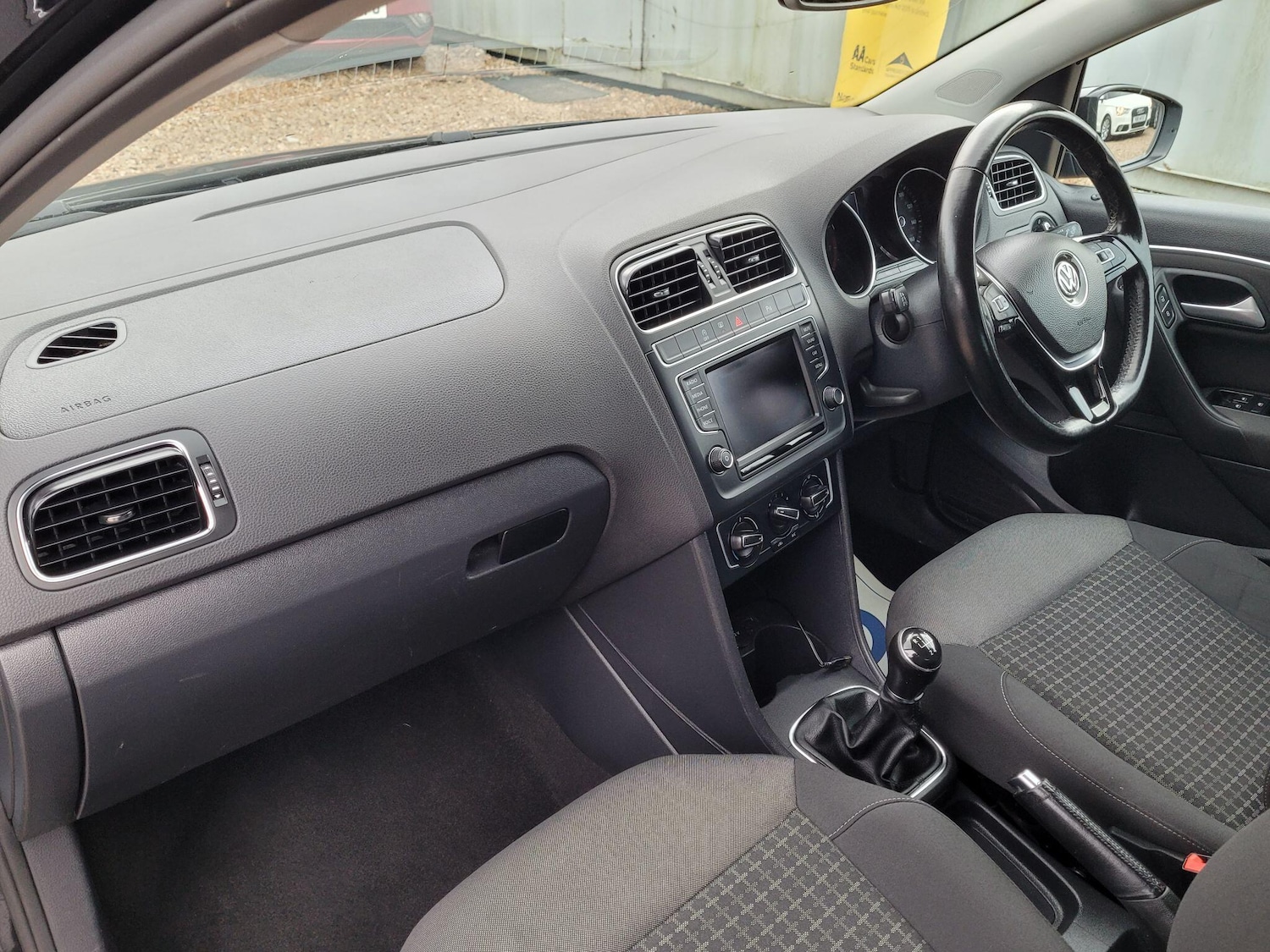 Used Volkswagen Polo 2017 for sale - 77358500: Photo 41