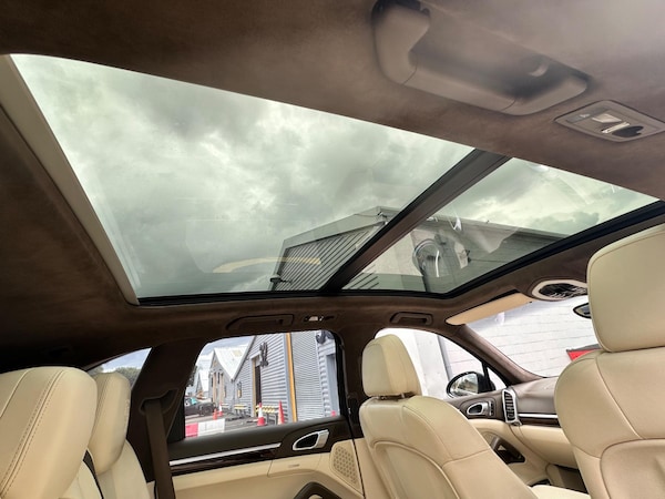 Used Porsche Cayenne 2012 for sale - 75351628: Photo 36