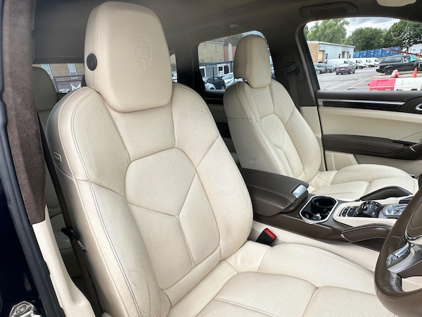 Used Porsche Cayenne 2012 for sale - 75351628: Photo 42