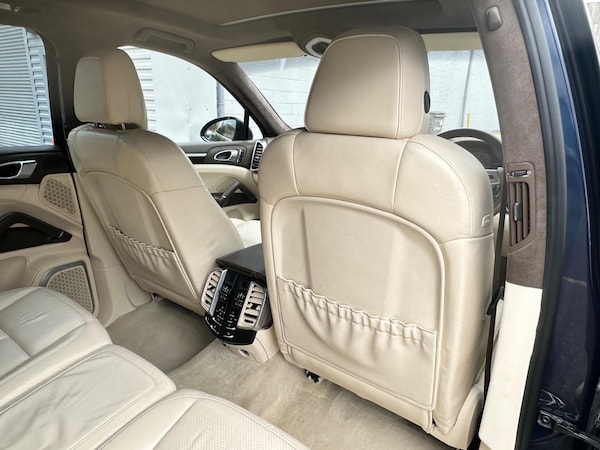 Used Porsche Cayenne 2012 for sale - 75351628: Photo 45