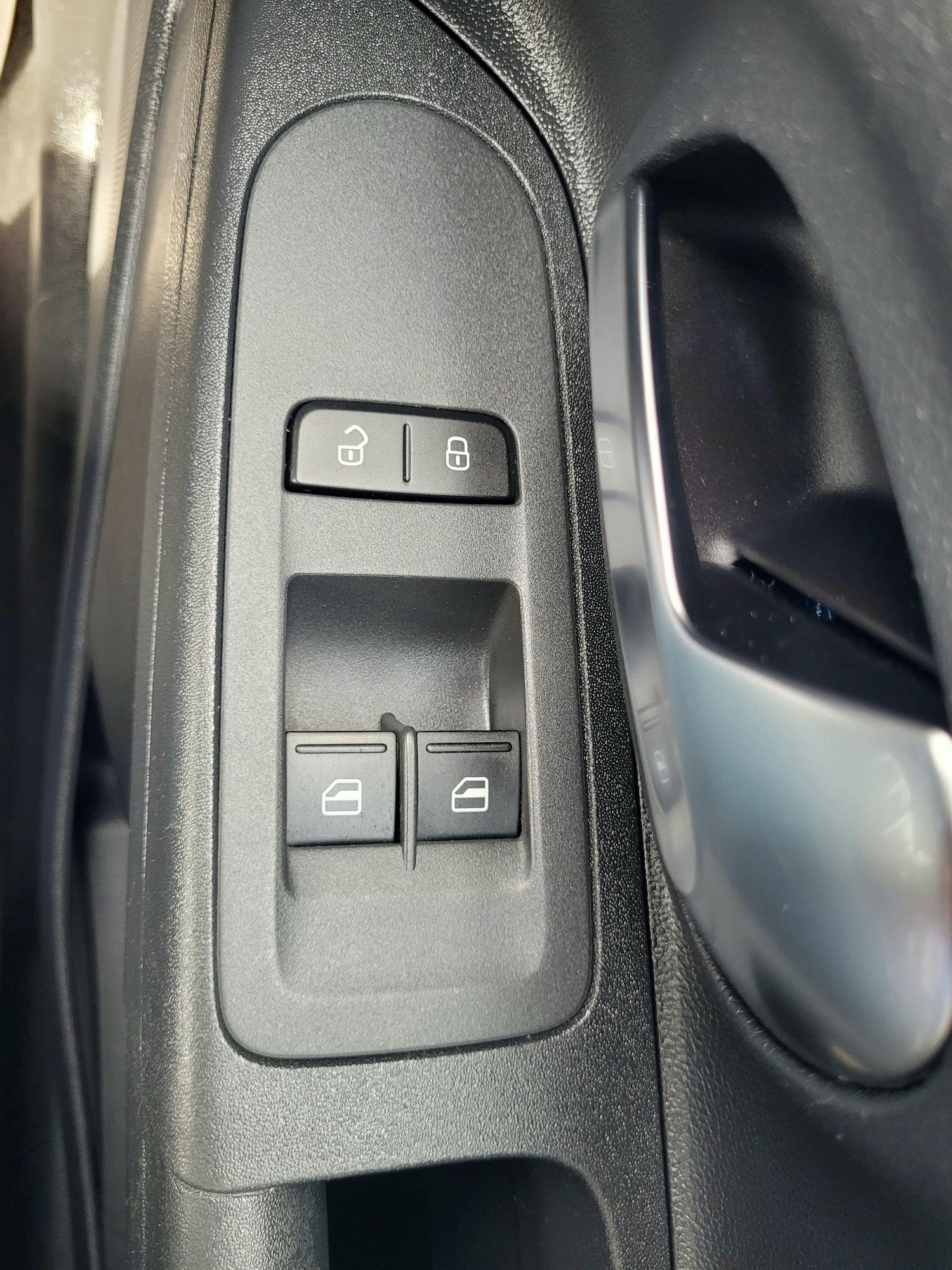 Used Volkswagen up! 2015 for sale - 76765715: Photo 31