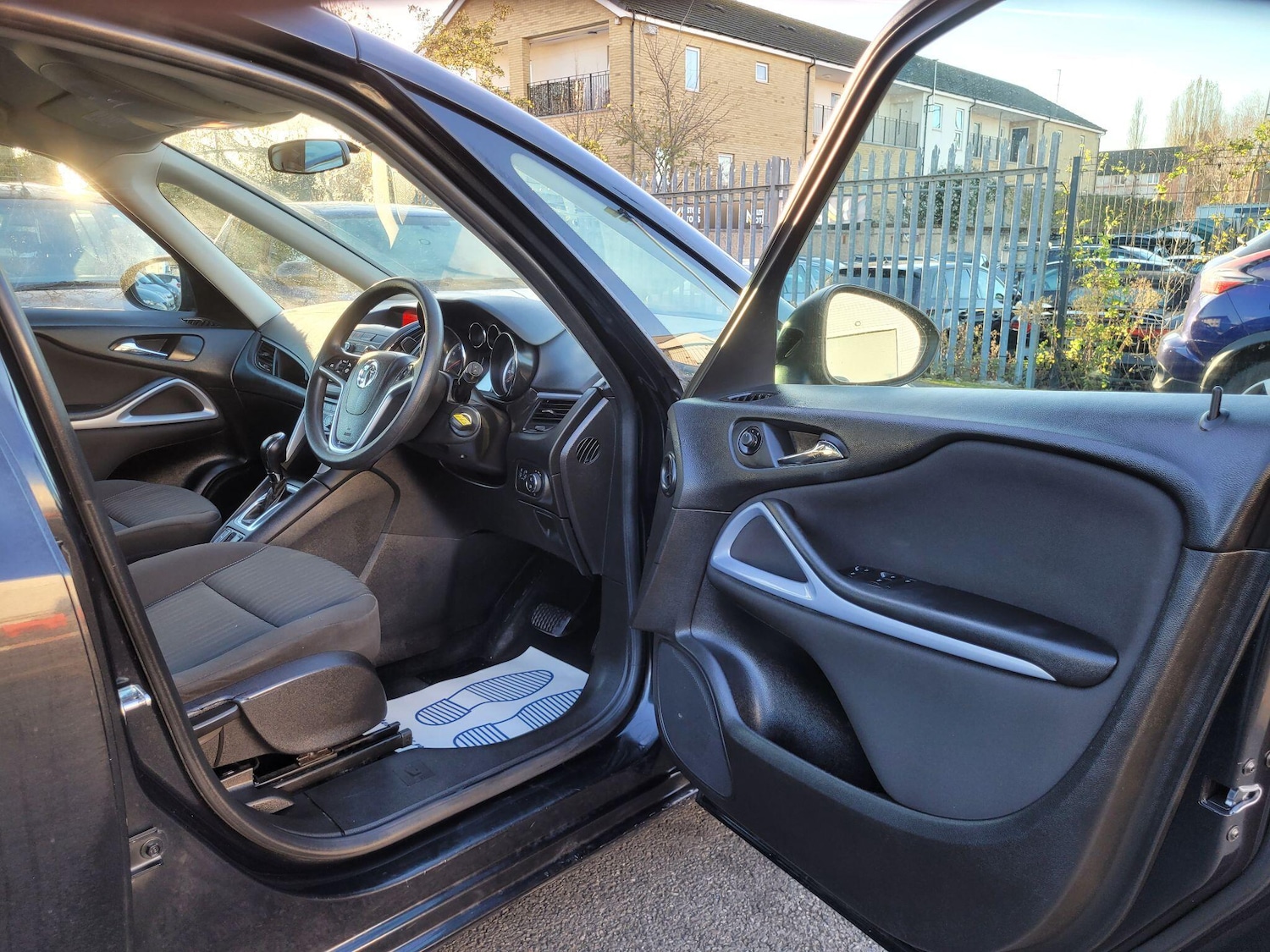 Used Vauxhall Zafira Tourer 2013 for sale - 76984717: Photo 11