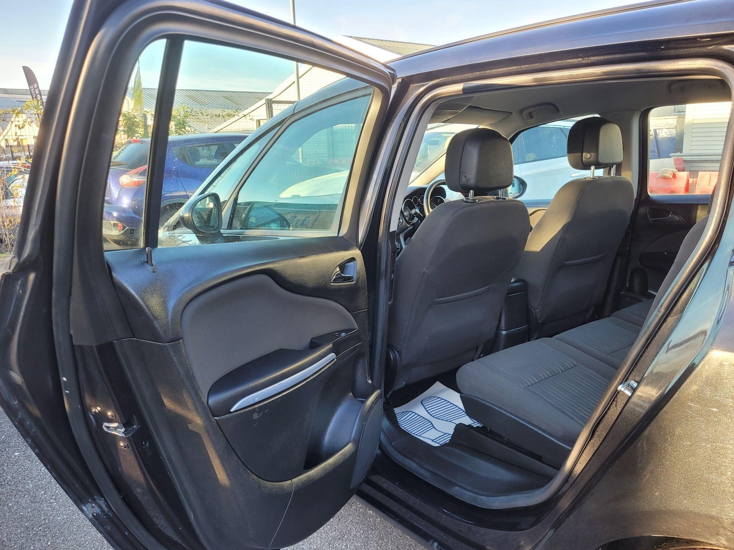 Used Vauxhall Zafira Tourer 2013 for sale - 76984717: Photo 25